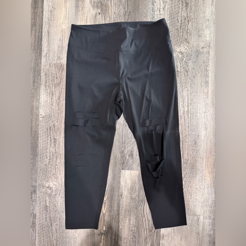 EUC Zyia Active Black Slash Luxe Hi-Rise 7/8 24", Size 16-18